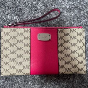 Michael Kors Wristlet